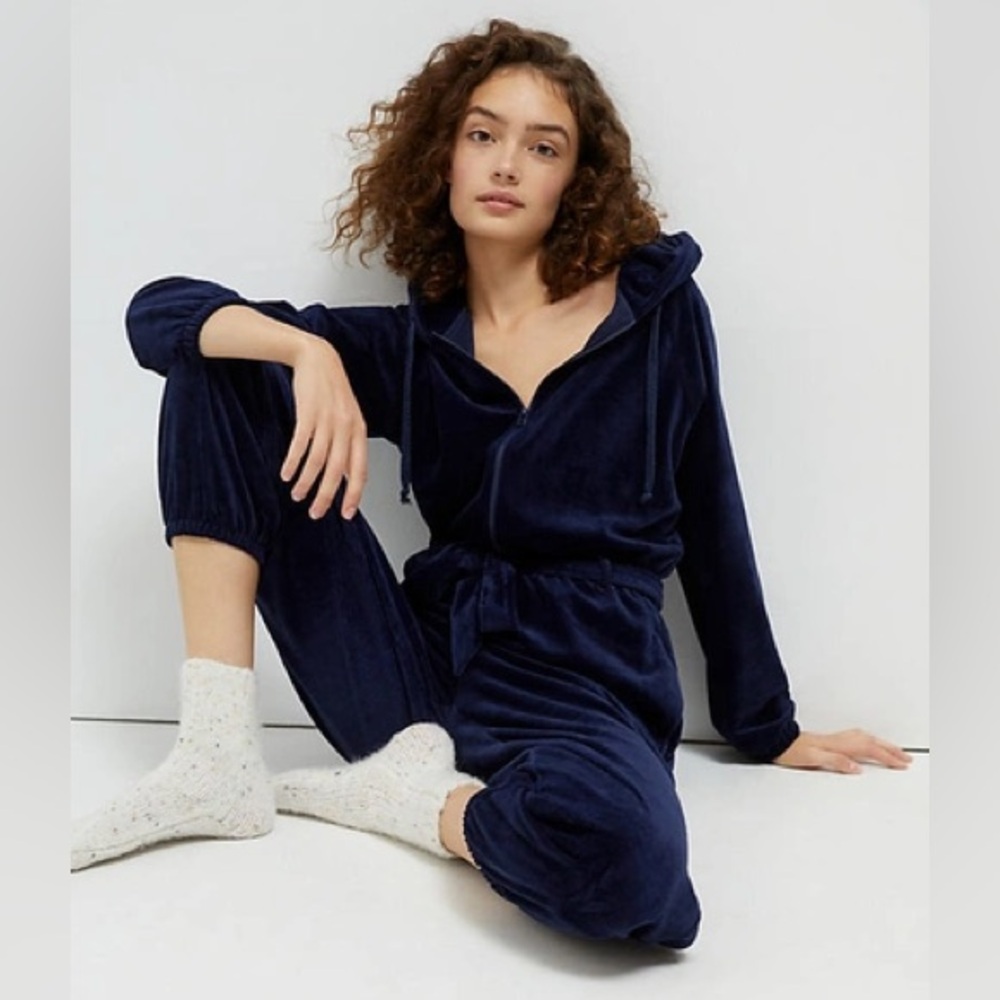 Anthropologie Saturday Sunday Hooded Jumpsuit Size XS Navy Blue Velvet velour